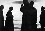 Рассвет 22 июня 1941 года. Генерал Гудериан с офицерами своего штаба на западном берегу Буга