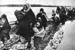 Толпы женщин и детей, изгнанных оккупантами из городов и сёл, бродящих по бездорожью в поисках куска хлебы и крыши над головой
